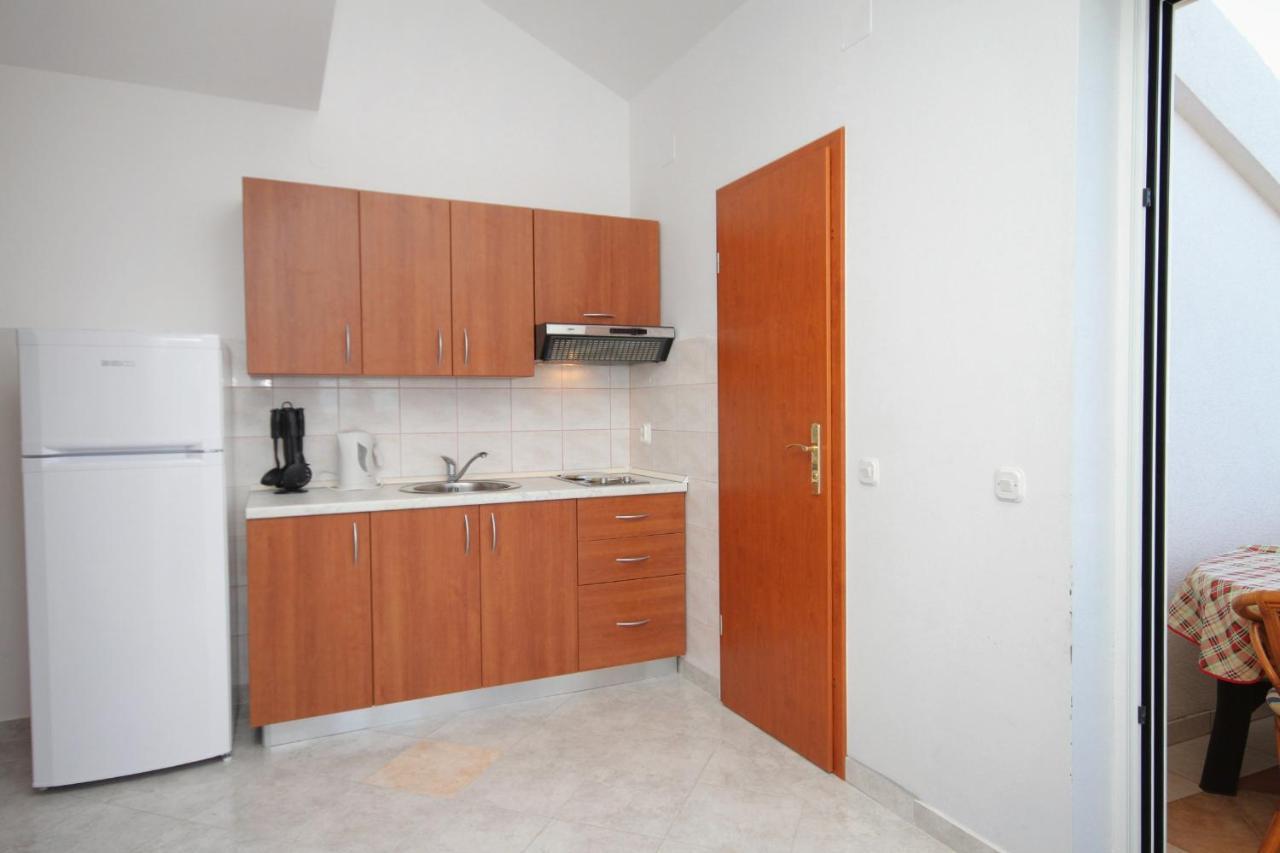 Apartments And Rooms With Parking Space Njivice, Krk - 5458 Ngoại thất bức ảnh