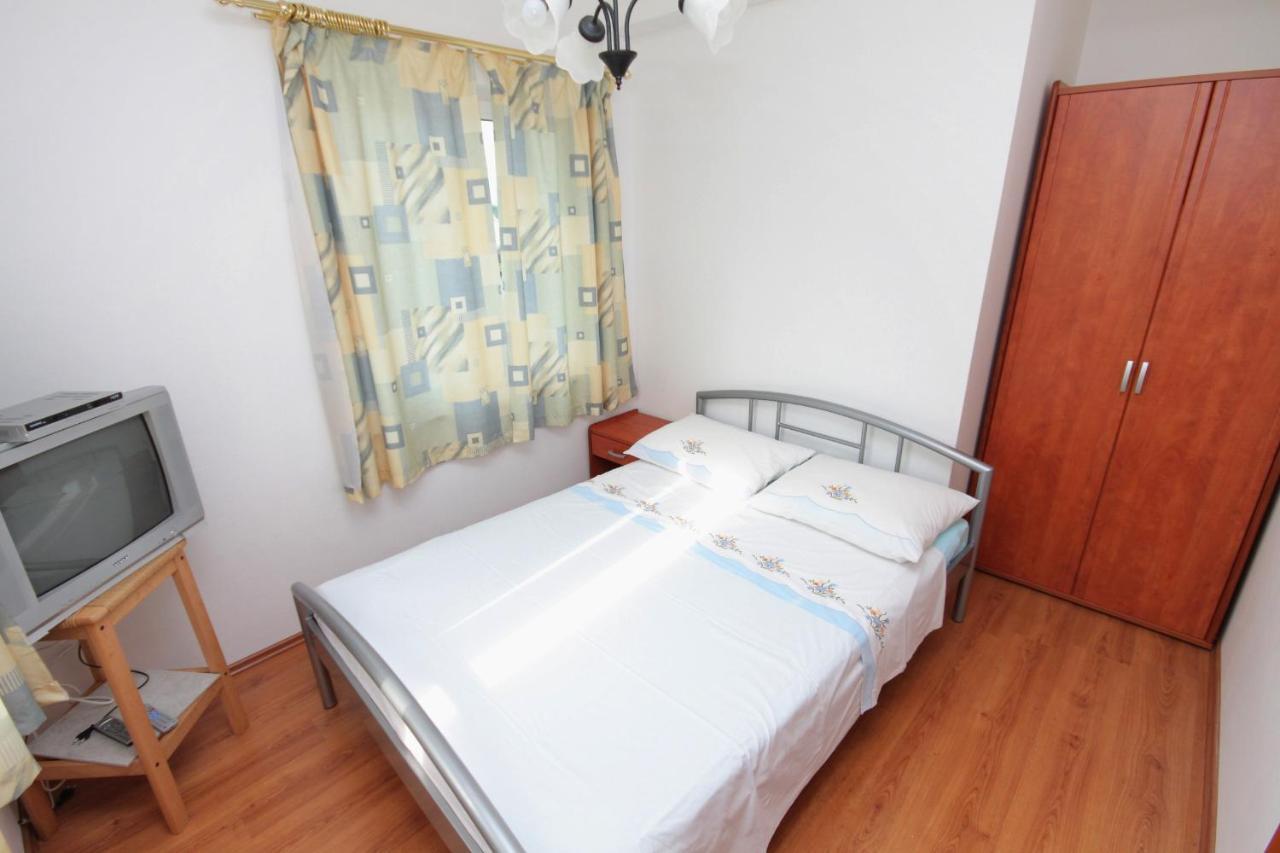 Apartments And Rooms With Parking Space Njivice, Krk - 5458 Ngoại thất bức ảnh