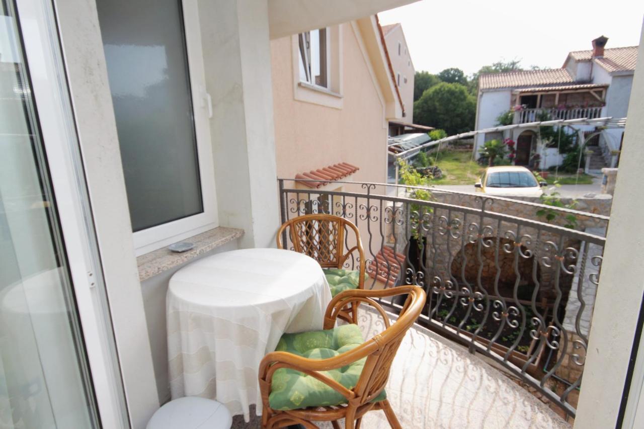 Apartments And Rooms With Parking Space Njivice, Krk - 5458 Ngoại thất bức ảnh