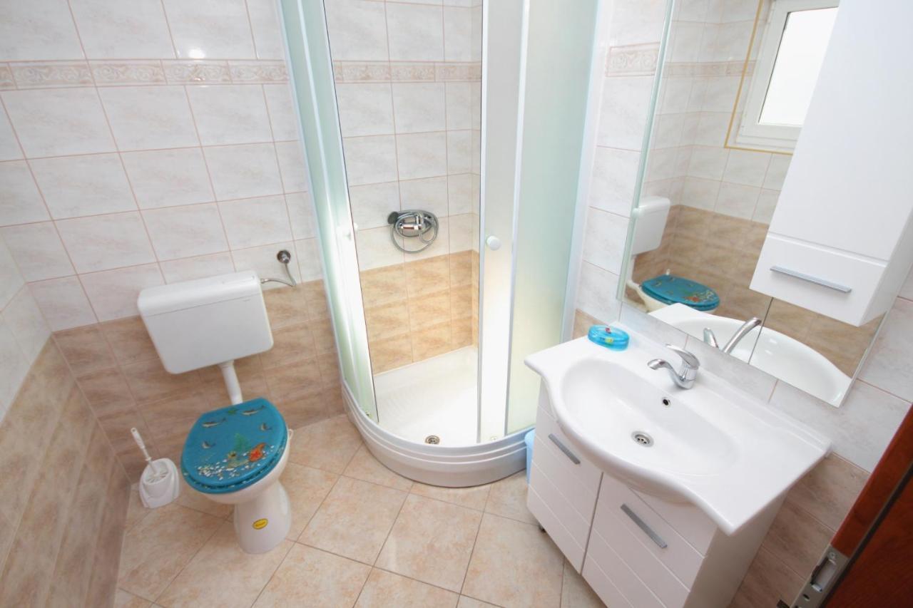 Apartments And Rooms With Parking Space Njivice, Krk - 5458 Ngoại thất bức ảnh