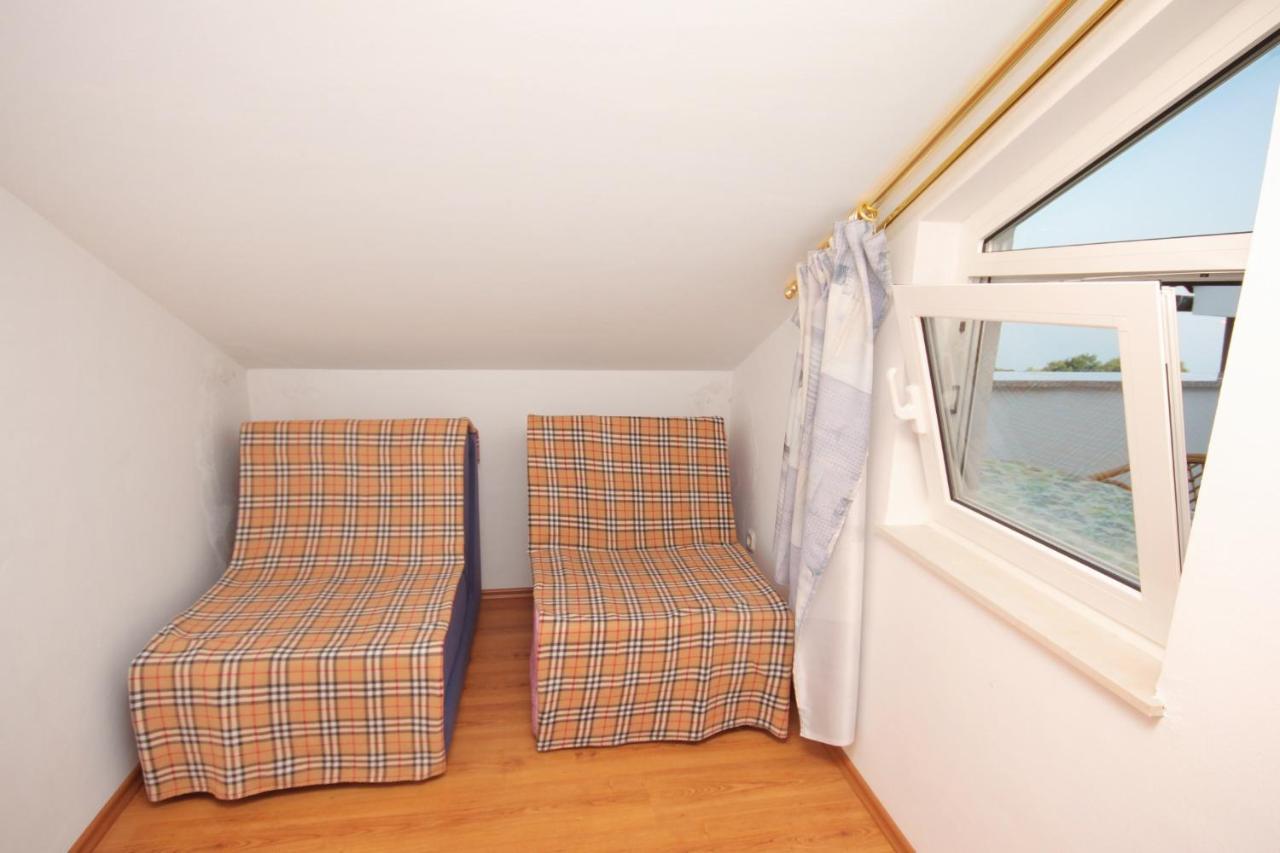 Apartments And Rooms With Parking Space Njivice, Krk - 5458 Ngoại thất bức ảnh