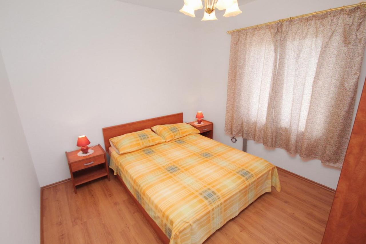 Apartments And Rooms With Parking Space Njivice, Krk - 5458 Ngoại thất bức ảnh