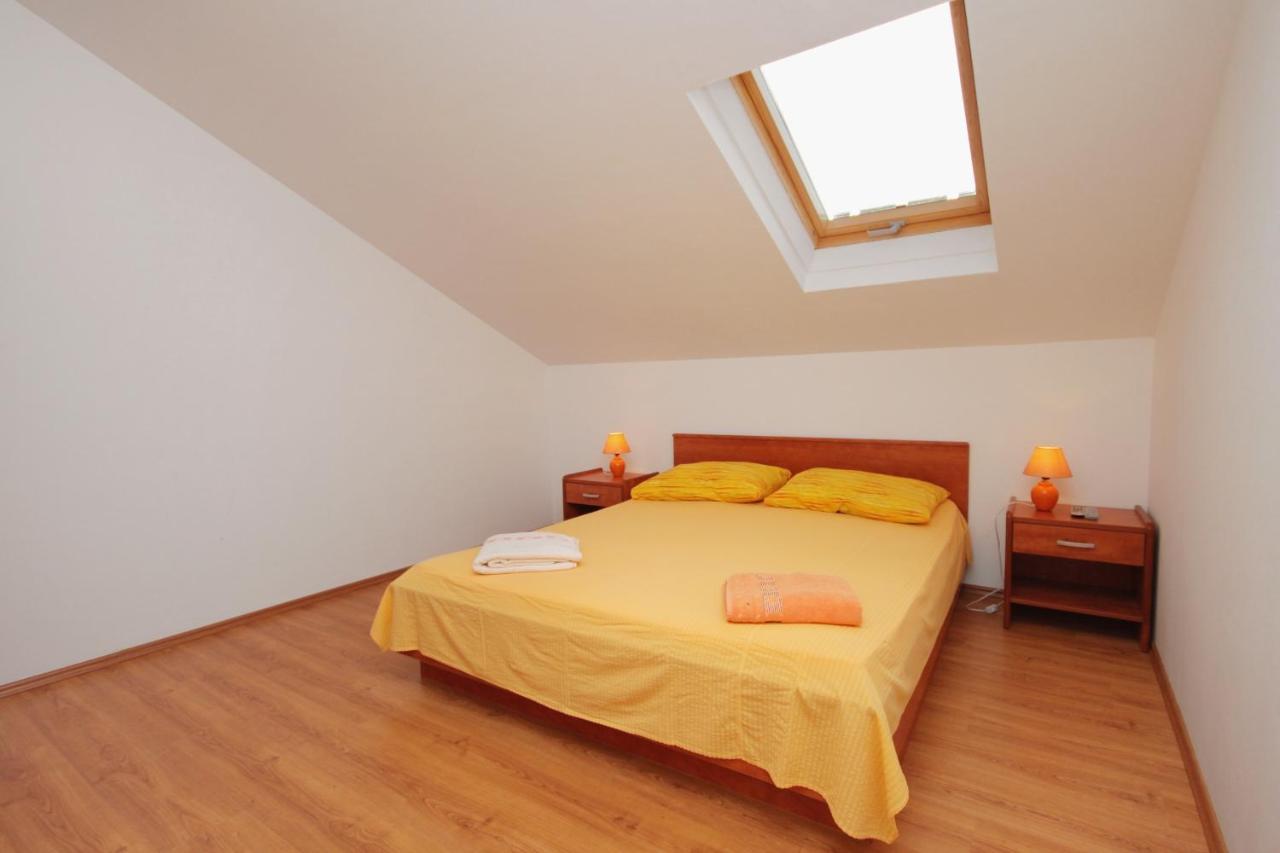 Apartments And Rooms With Parking Space Njivice, Krk - 5458 Ngoại thất bức ảnh
