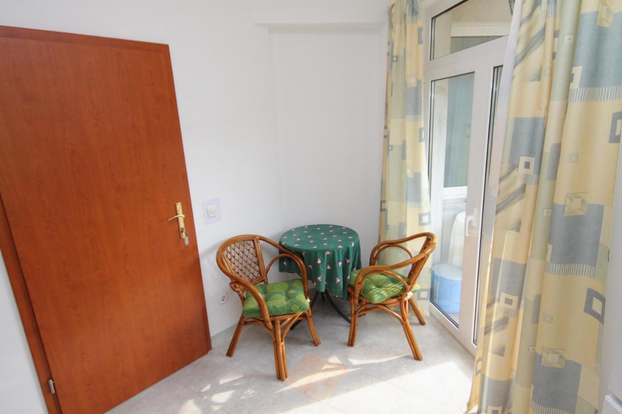 Apartments And Rooms With Parking Space Njivice, Krk - 5458 Ngoại thất bức ảnh