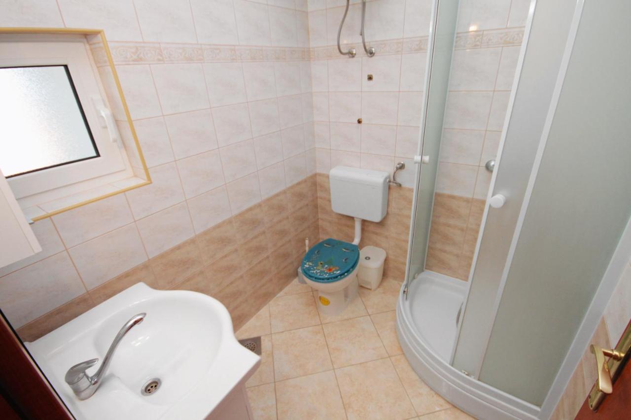 Apartments And Rooms With Parking Space Njivice, Krk - 5458 Ngoại thất bức ảnh