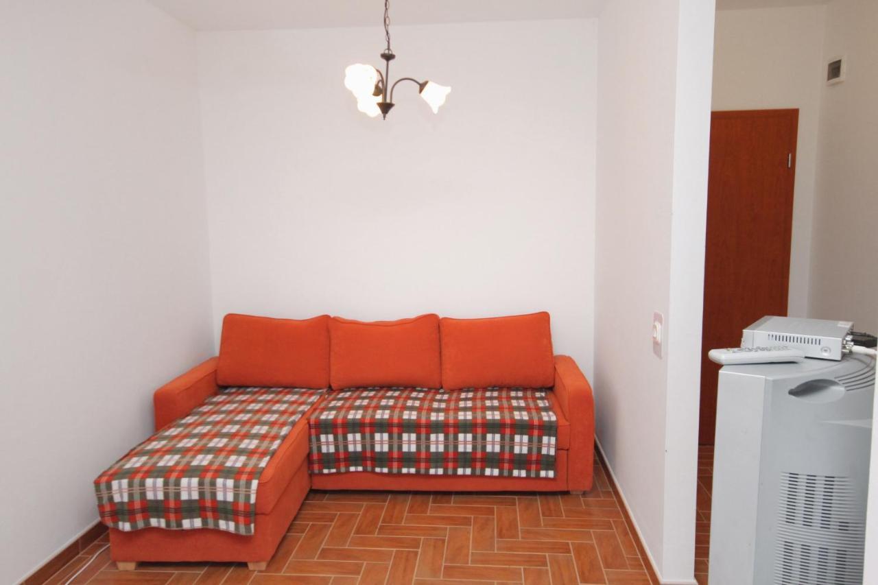 Apartments And Rooms With Parking Space Njivice, Krk - 5458 Ngoại thất bức ảnh
