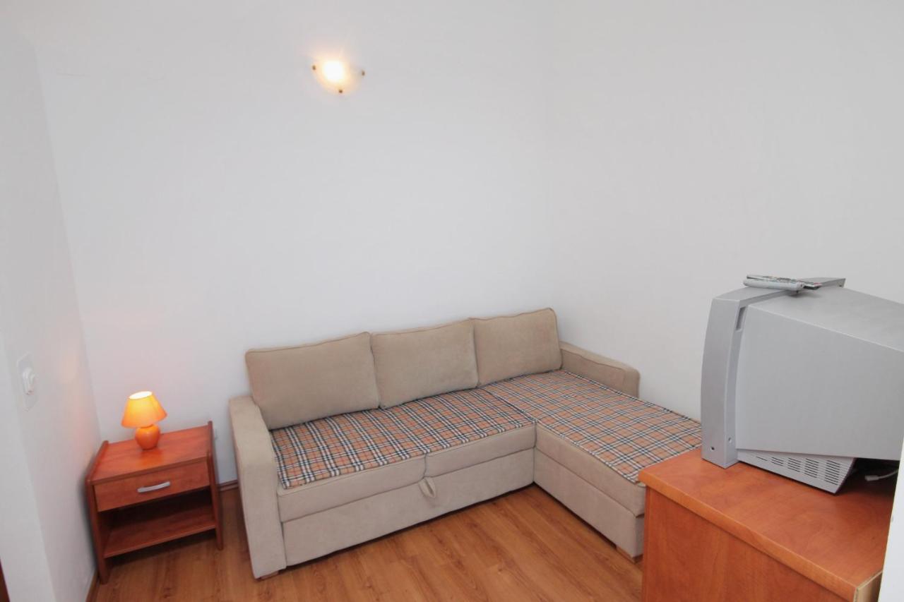 Apartments And Rooms With Parking Space Njivice, Krk - 5458 Ngoại thất bức ảnh