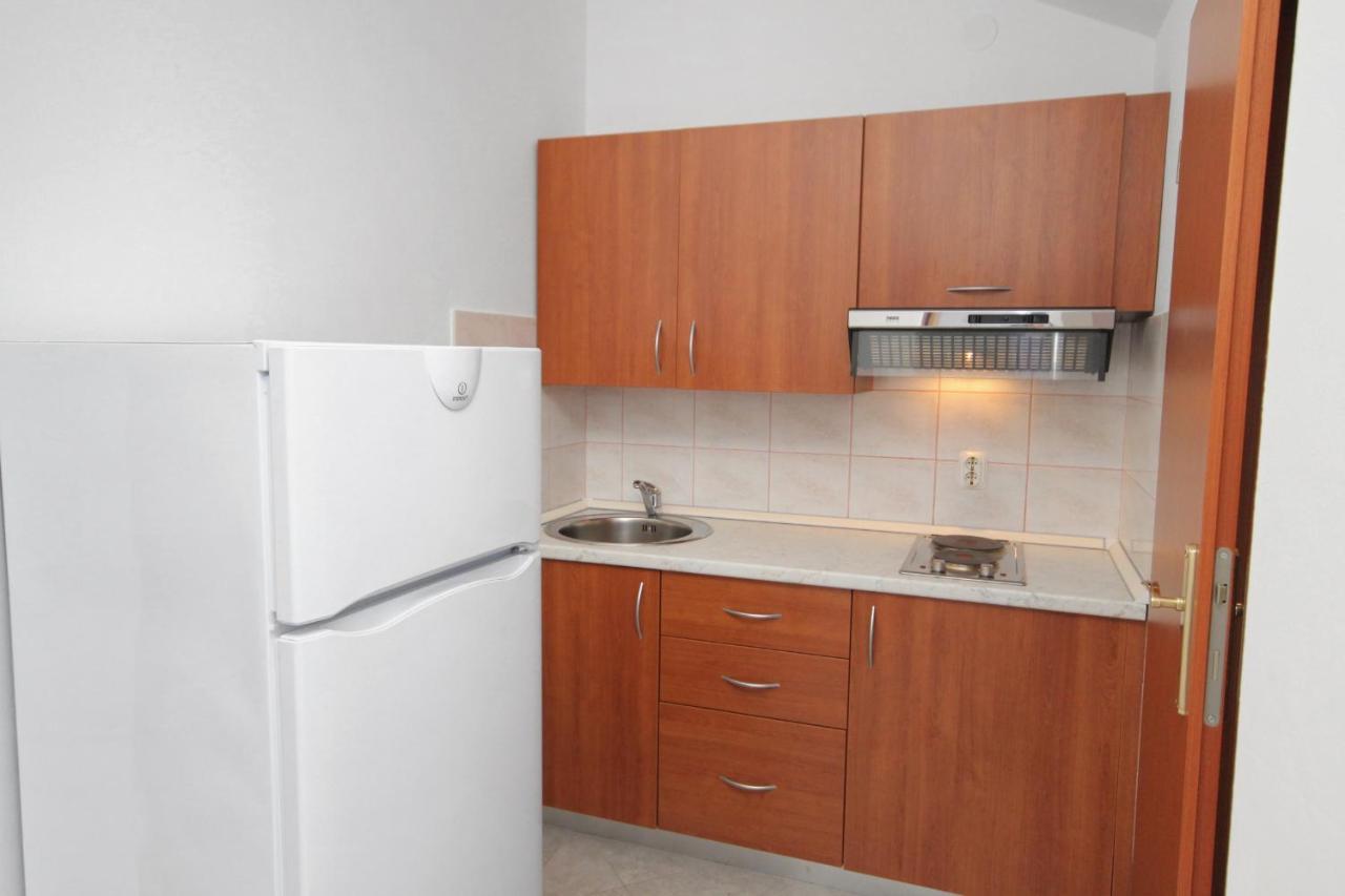 Apartments And Rooms With Parking Space Njivice, Krk - 5458 Ngoại thất bức ảnh