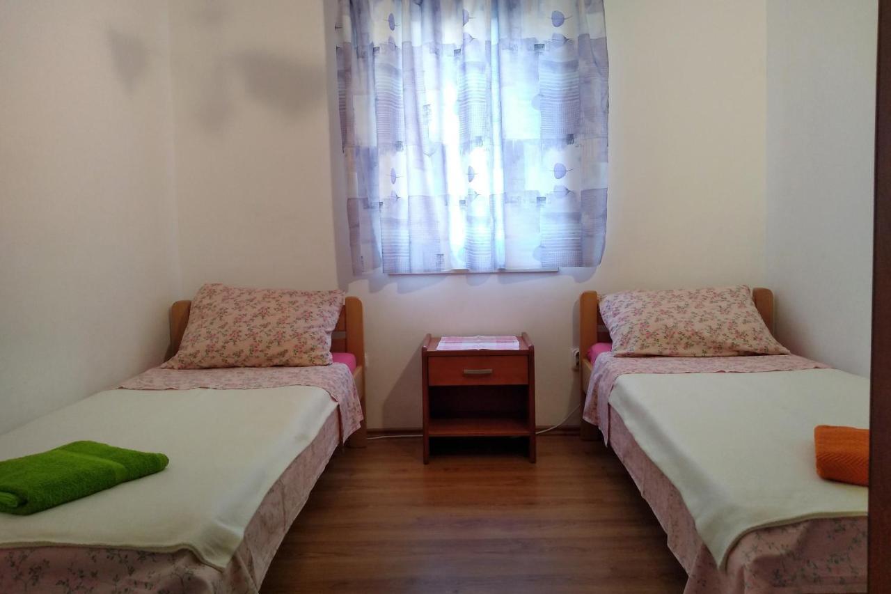 Apartments And Rooms With Parking Space Njivice, Krk - 5458 Ngoại thất bức ảnh