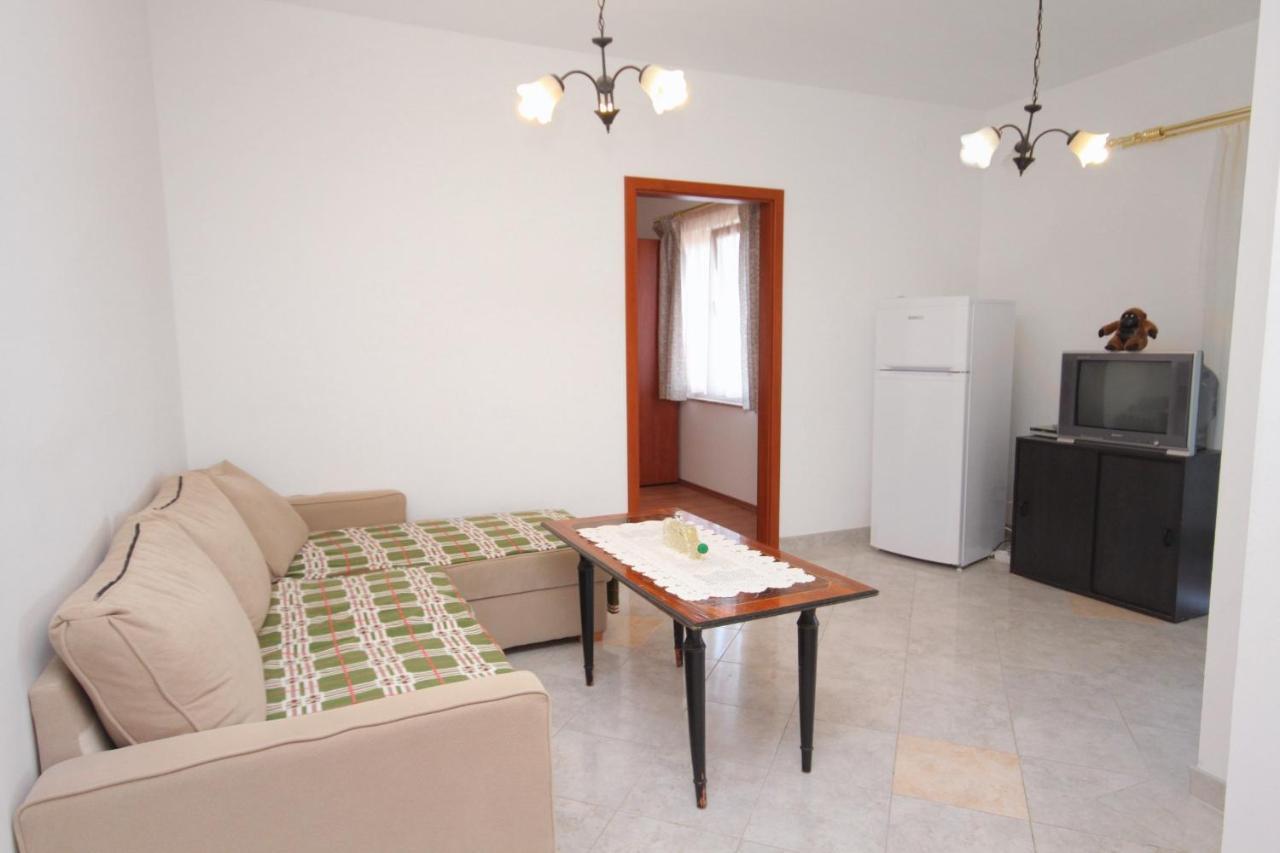 Apartments And Rooms With Parking Space Njivice, Krk - 5458 Ngoại thất bức ảnh